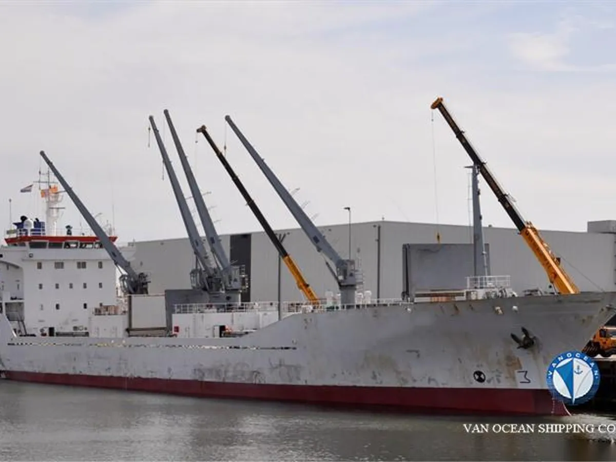Reefer kuģis pārdod
