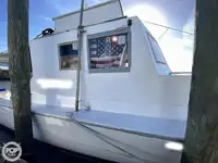 Trallers pārdod