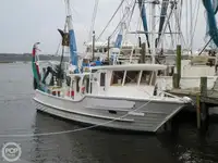 Trallers pārdod