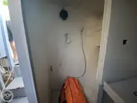 Trallers pārdod