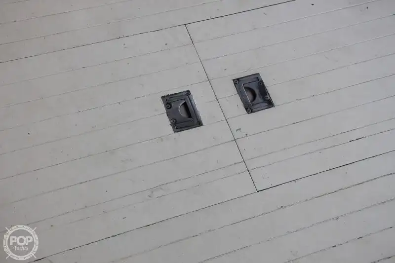 Zivju pārstrādes kuģis pārdod