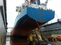 Naftas / Ķīmisko vielu tankkuģis pārdod