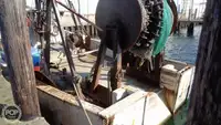 Trallers pārdod
