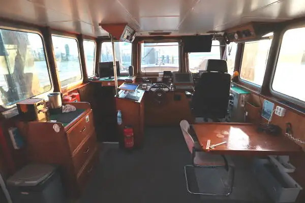 Trallers pārdod