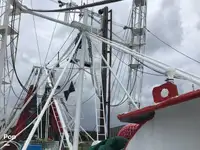 Trallers pārdod