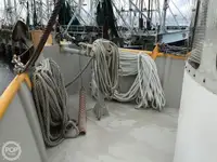 Trallers pārdod