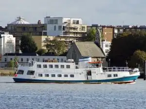 Kruīza kuģis pārdod