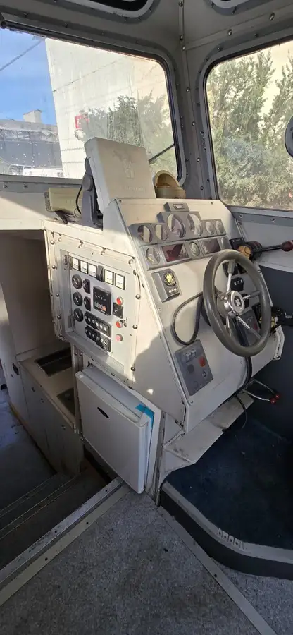 Pilotkuģis pārdod