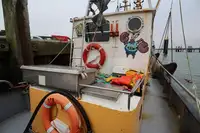 Trallers pārdod
