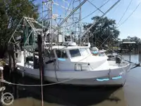 Trallers pārdod