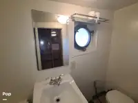 Trallers pārdod
