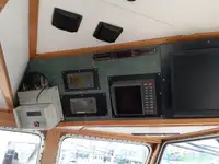 Trallers pārdod