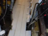 Trallers pārdod