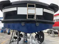 Pilotkuģis pārdod