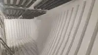 Trallers pārdod
