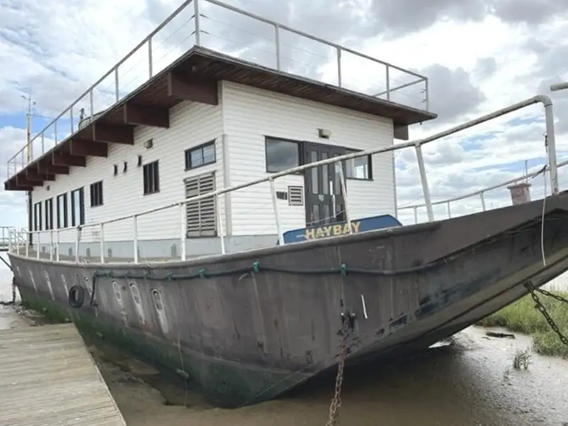Apmešanās barža pārdod