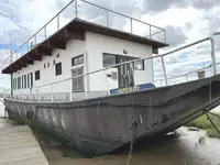 Apmešanās barža pārdod