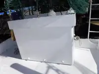 Trallers pārdod