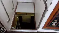Niršanas atbalsta kuģis pārdod