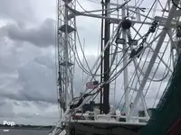 Trallers pārdod