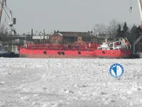 Naftas / Ķīmisko vielu tankkuģis pārdod