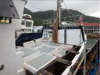 Trallers pārdod