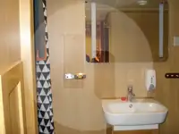 Trallers pārdod