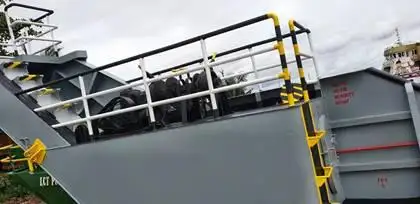 Desanta kuģis, tankkuģis pārdod