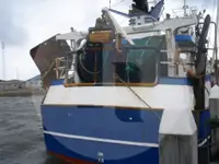 Staru trallera zvejas kuģis pārdod
