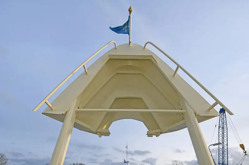 Kruīza kuģis pārdod