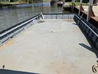 Trallers pārdod