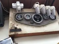 Trallers pārdod