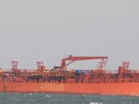 Naftas / Ķīmisko vielu tankkuģis pārdod