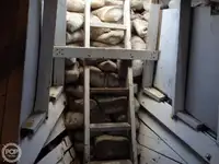 Trallers pārdod