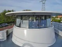 Kruīza kuģis pārdod