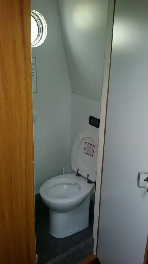 Patruļkuģis pārdod