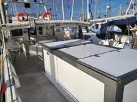 Trallers pārdod