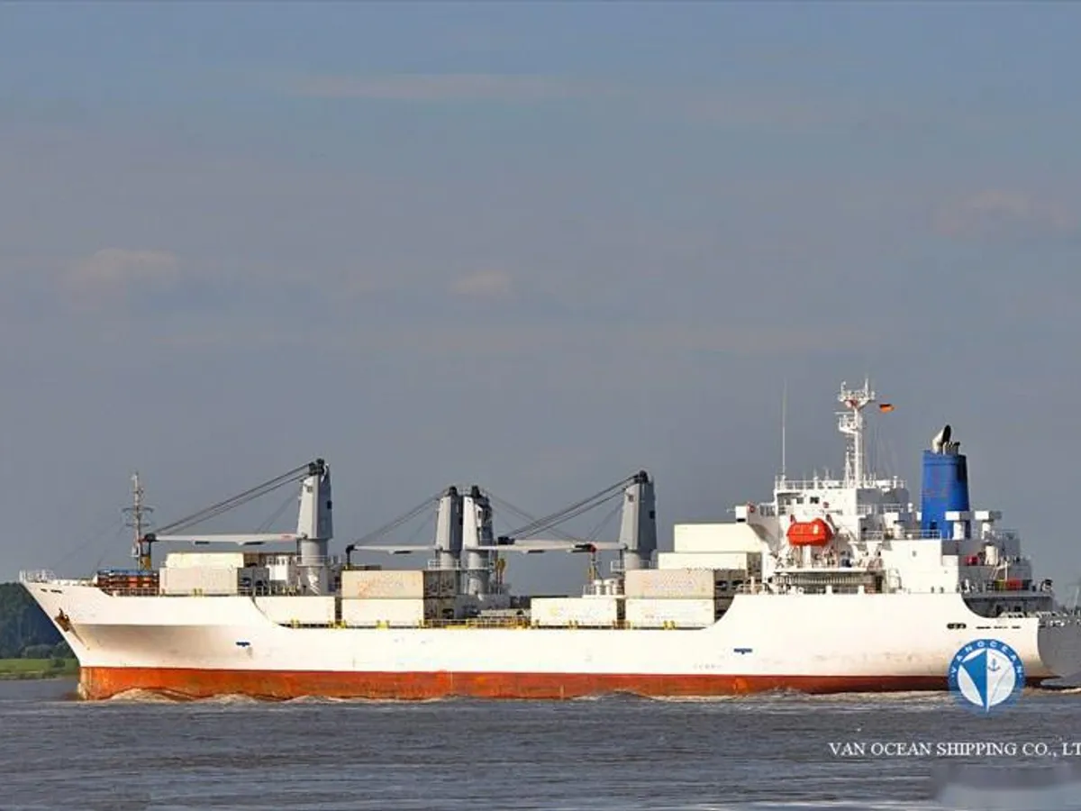 Reefer kuģis pārdod
