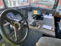 Apkalpes kuģis pārdod
