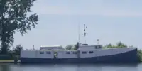 Trallers pārdod