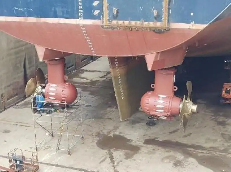 Naftas / Ķīmisko vielu tankkuģis pārdod