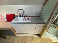 Glatēšanas laiva pārdod