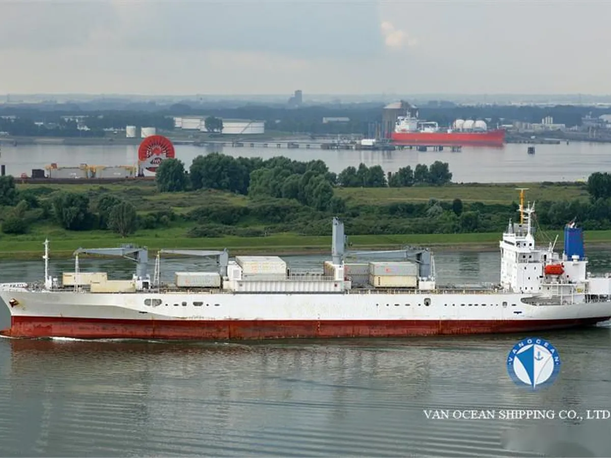 Reefer kuģis pārdod