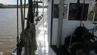 Trallers pārdod
