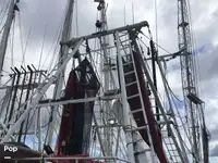 Trallers pārdod