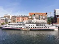 Liellaiva pārdošanā