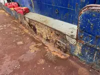 Trallers pārdod