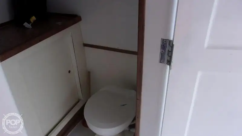 Niršanas atbalsta kuģis pārdod