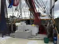 Trallers pārdod