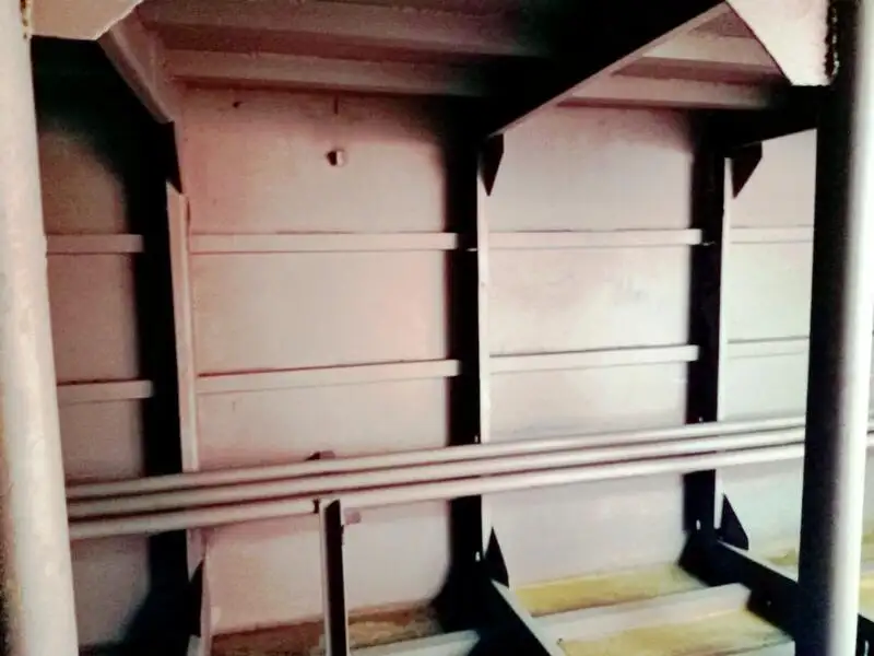 Desanta kuģis, tankkuģis pārdod